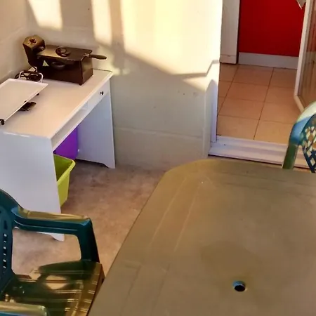 D'une A Auterive Avec Balcon Amenage Et Wifi * Auterive (Gers)